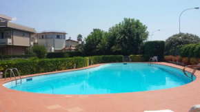 Bea Beach Cinquale. Appartamento con parcheggio privato